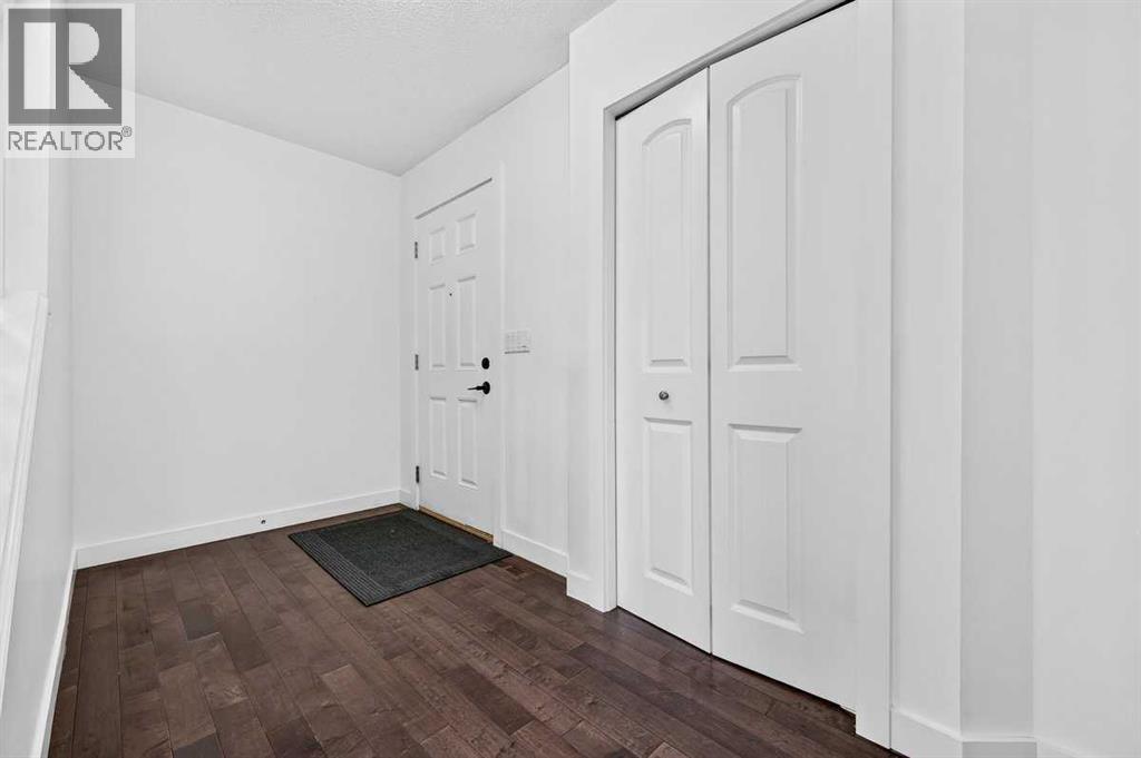 377 Panora Way NW, Calgary, Alberta  T3K 0V2 - Photo 6 - A2335904