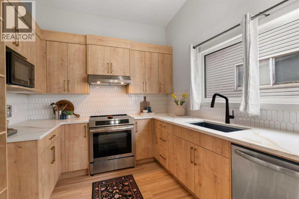 726 68 Avenue Sw, Calgary, Alberta  T2V 0N2 - Photo 13 - A2336114