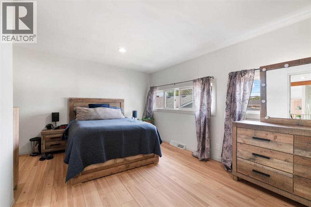 726 68 Avenue Sw, Calgary, Alberta  T2V 0N2 - Photo 18 - A2336114
