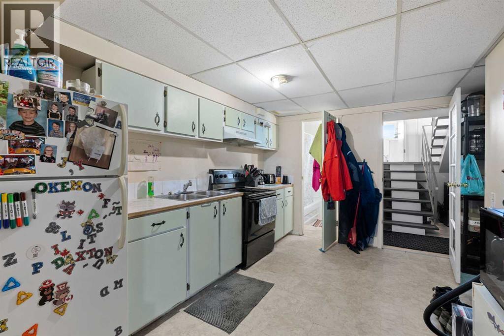 726 68 Avenue Sw, Calgary, Alberta  T2V 0N2 - Photo 31 - A2336114