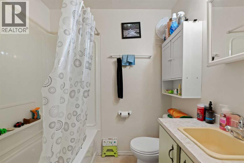726 68 Avenue Sw, Calgary, Alberta  T2V 0N2 - Photo 32 - A2336114