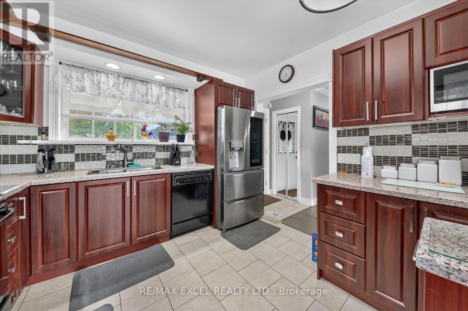 62 Sundance Crescent, Toronto, Ontario  M1G 2M2 - Photo 5 - E13489600