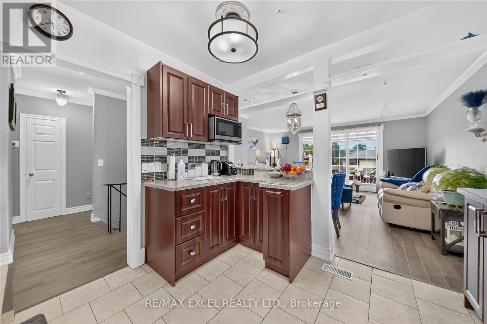 62 Sundance Crescent, Toronto, Ontario  M1G 2M2 - Photo 7 - E13489600