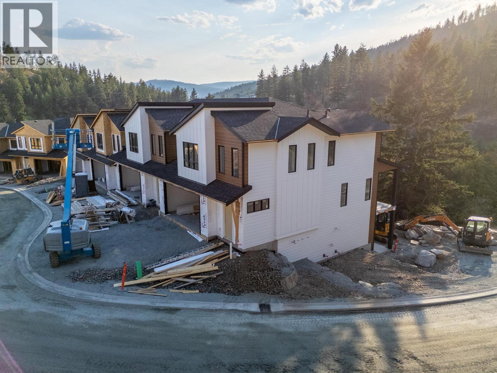 2509 Paramount Peak Drive Unit# Prop Sl 3, West Kelowna, British Columbia  V4T 0E3 - Photo 2 - 10391862