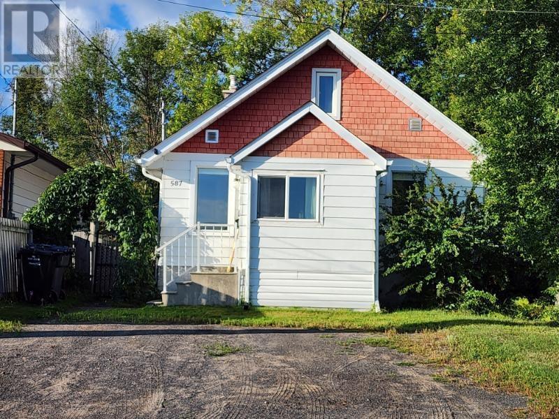 587 Tupper ST, Thunder Bay, Ontario