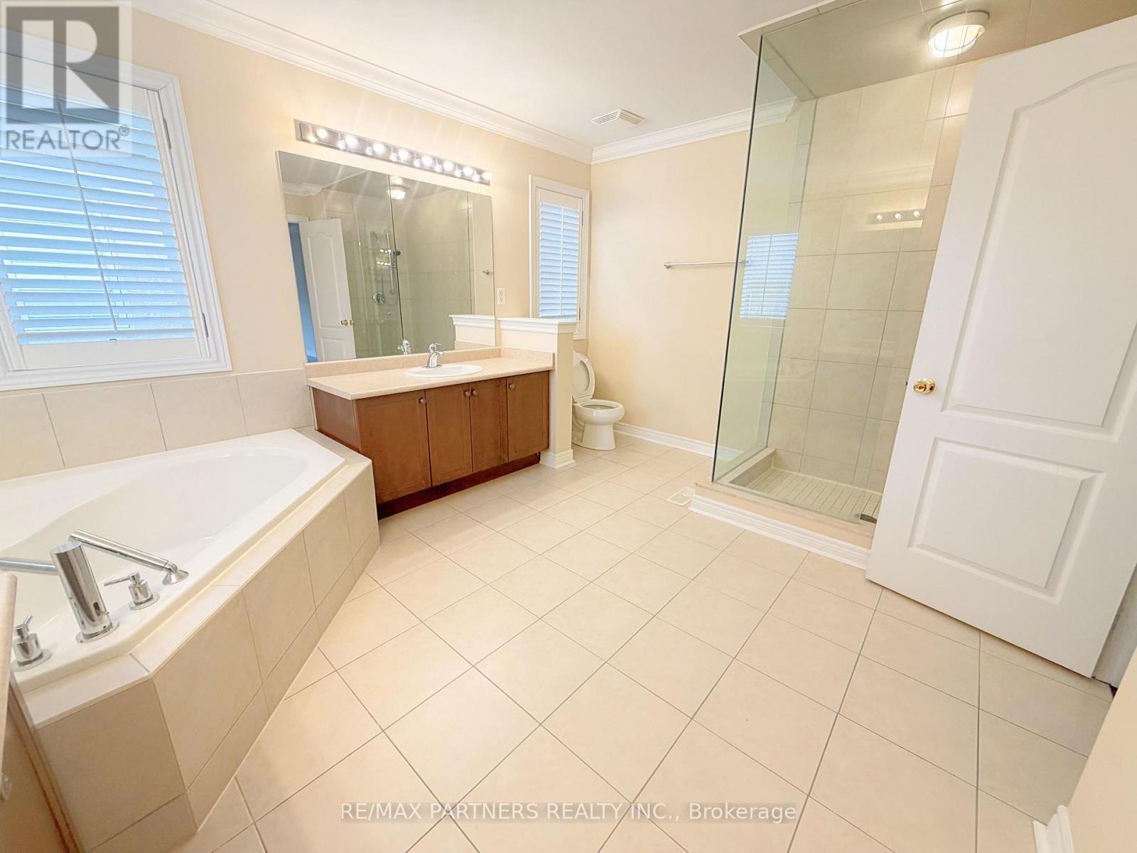 46 Barnstone Drive, Markham, Ontario  L6E 2G9 - Photo 14 - N13694032