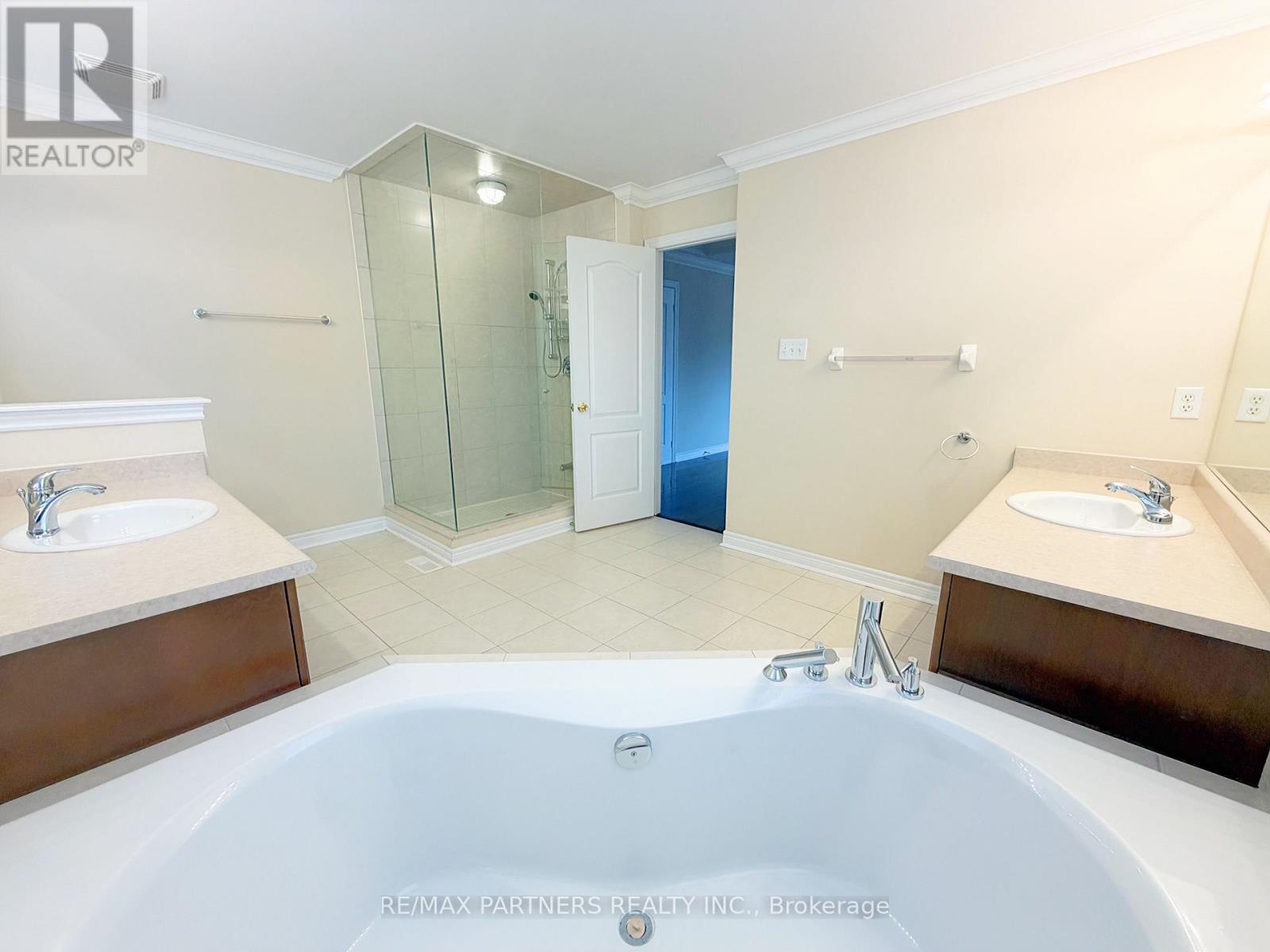 46 Barnstone Drive, Markham, Ontario  L6E 2G9 - Photo 16 - N13694032