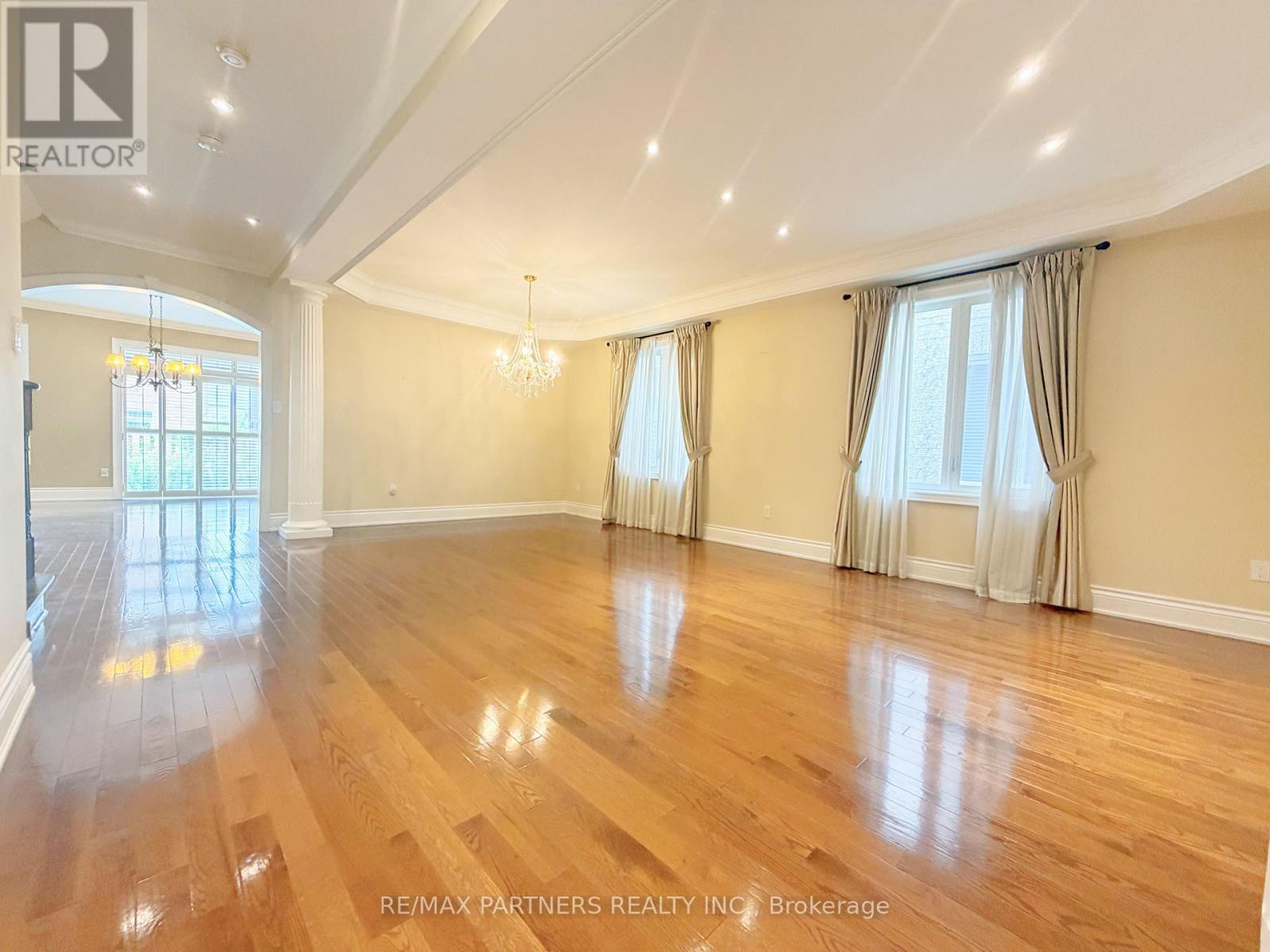 46 Barnstone Drive, Markham, Ontario  L6E 2G9 - Photo 3 - N13694032