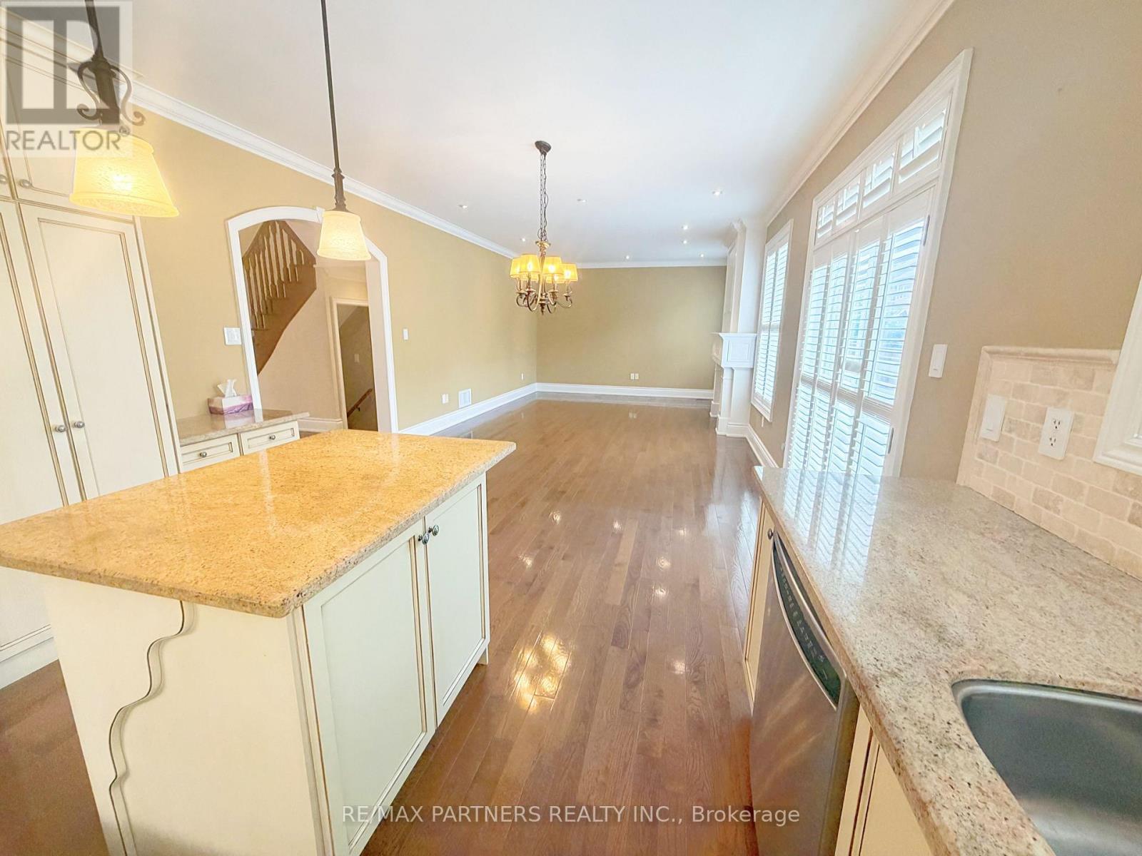 46 Barnstone Drive, Markham, Ontario  L6E 2G9 - Photo 7 - N13694032