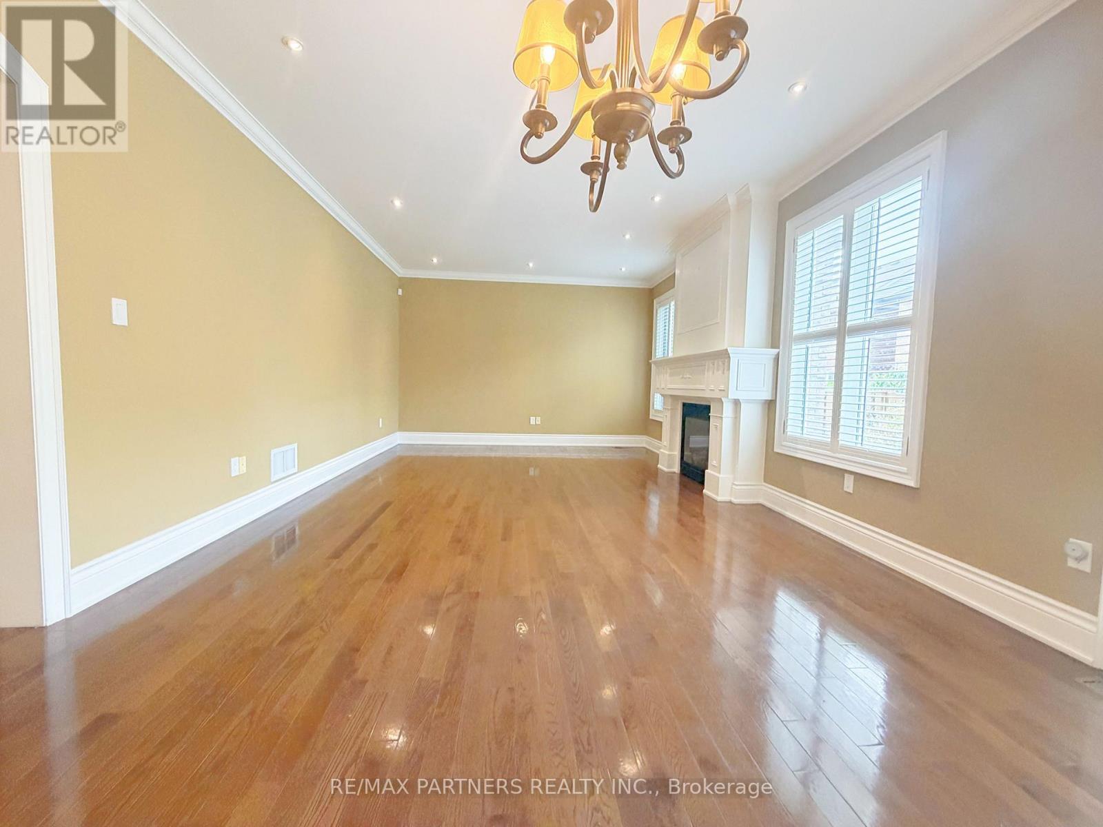 46 Barnstone Drive, Markham, Ontario  L6E 2G9 - Photo 8 - N13694032