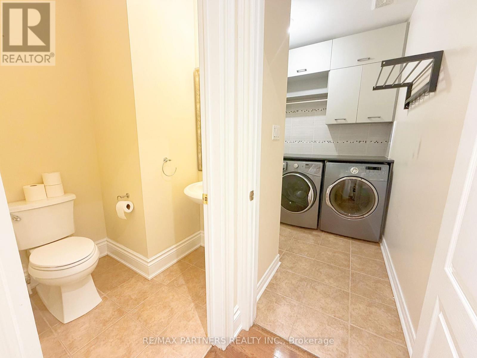 46 Barnstone Drive, Markham, Ontario  L6E 2G9 - Photo 9 - N13694032