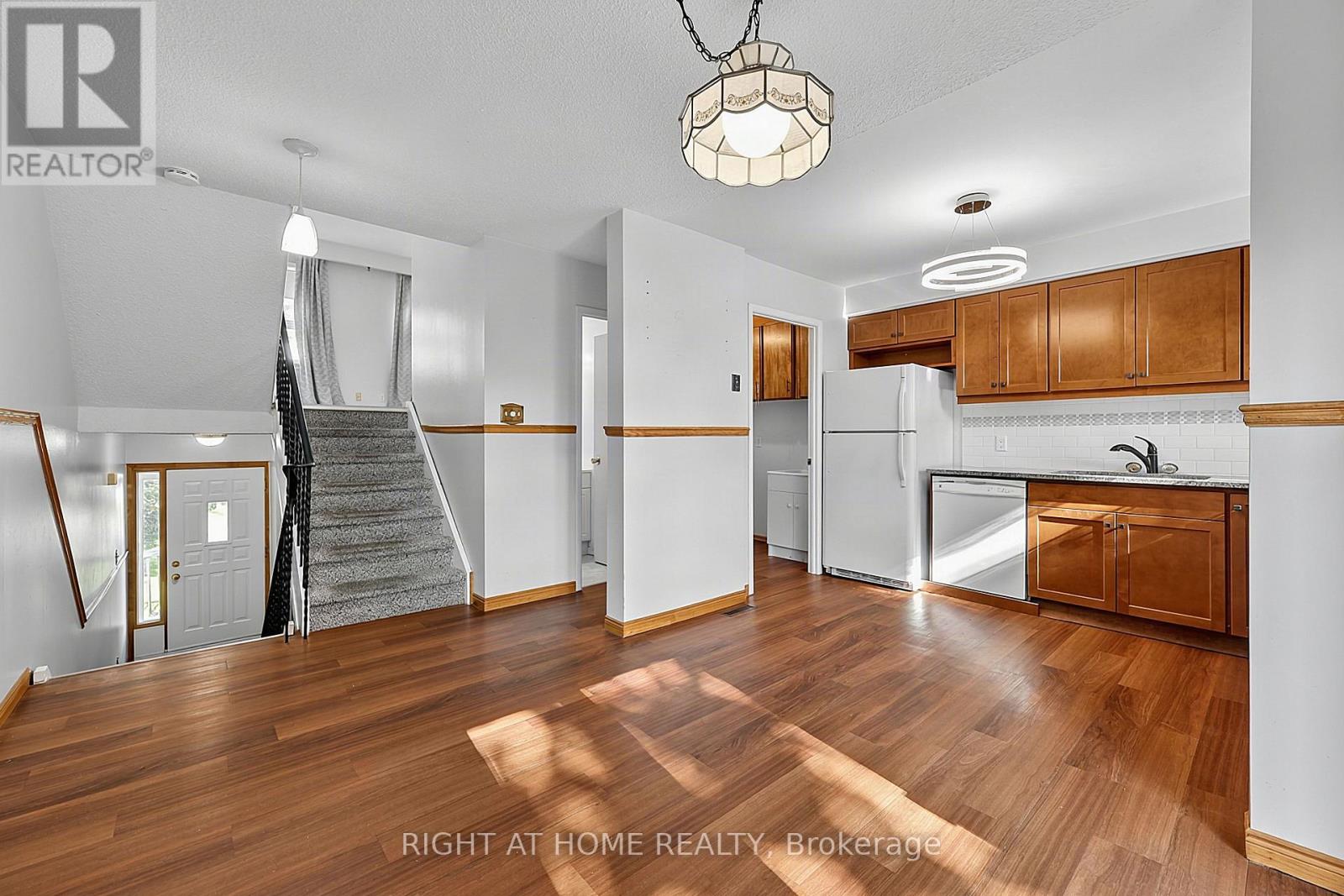 9 - 237 Steel Street, Barrie, Ontario  L4M 2H1 - Photo 11 - S13693964
