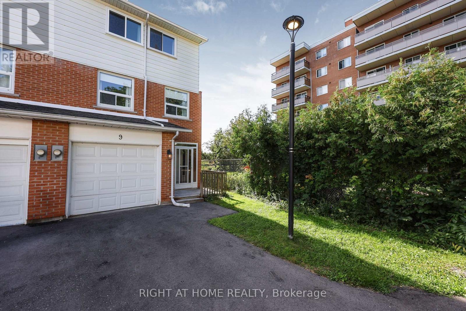 9 - 237 Steel Street, Barrie, Ontario  L4M 2H1 - Photo 2 - S13693964