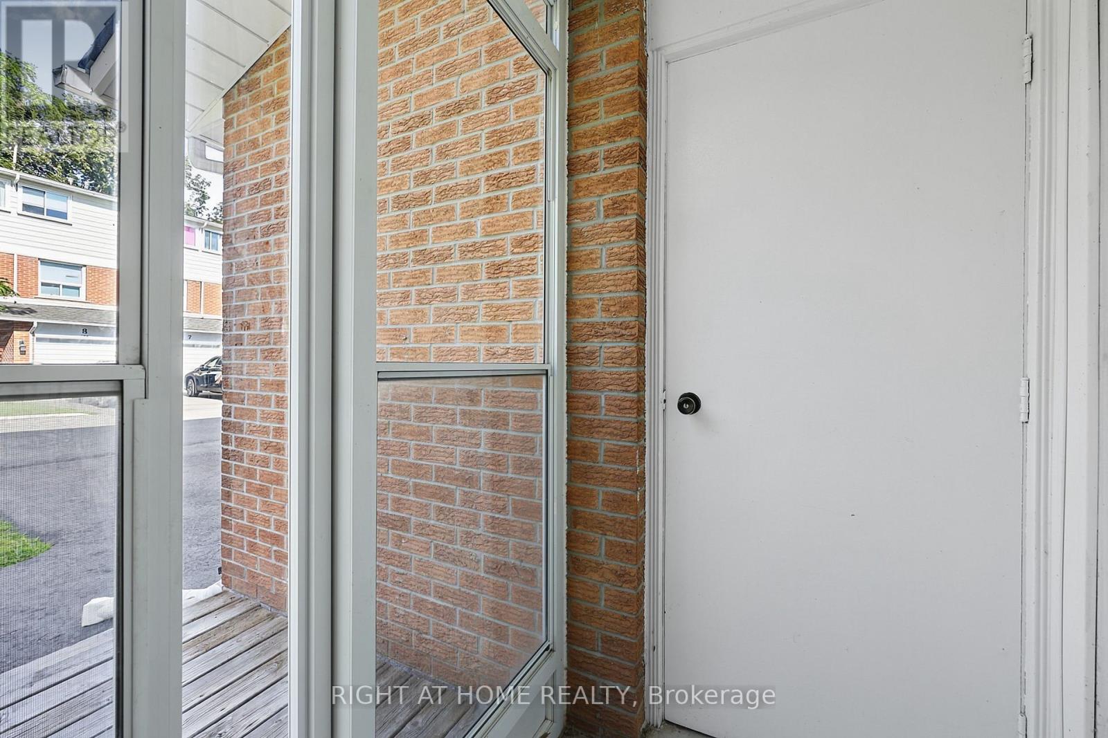 9 - 237 Steel Street, Barrie, Ontario  L4M 2H1 - Photo 6 - S13693964