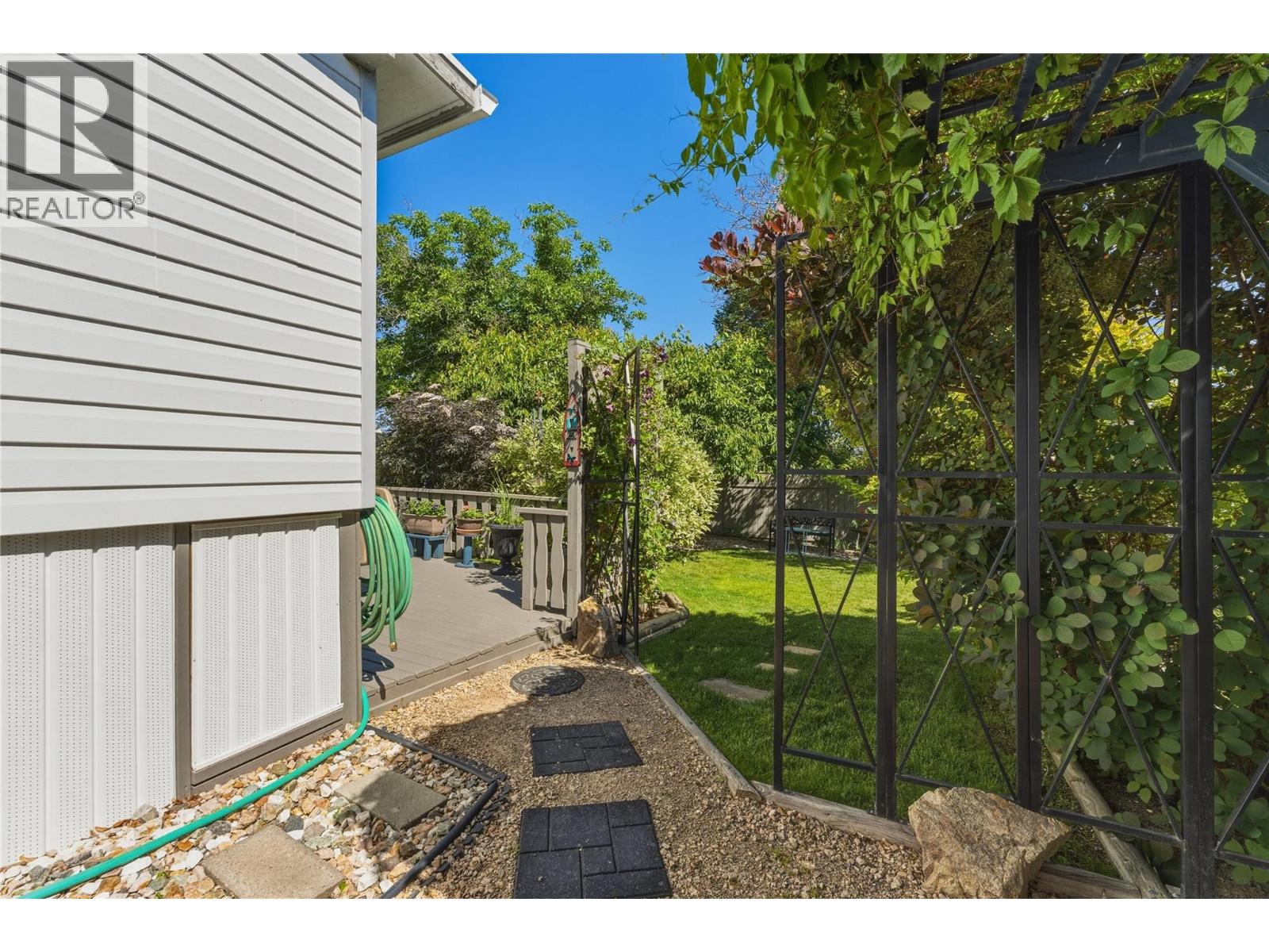 6960 Pleasant Valley Road, Vernon, British Columbia  V1B 3R5 - Photo 41 - 10398069