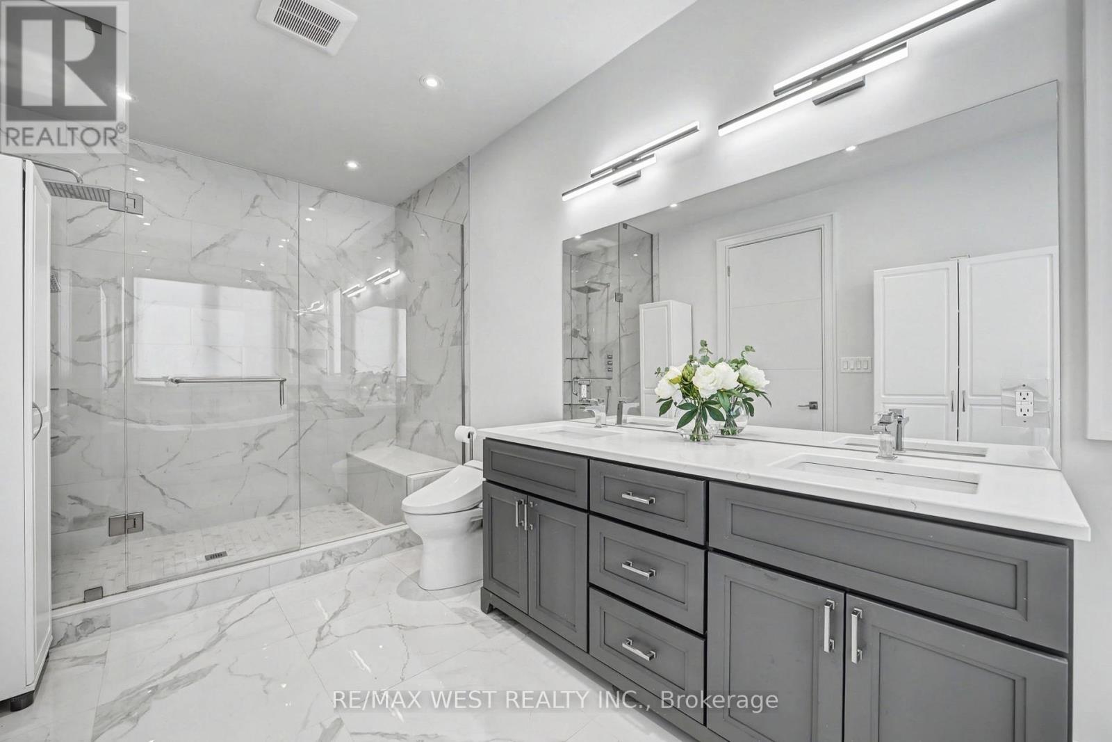 2267 Fifth Line W, Mississauga, Ontario  L5K 1V7 - Photo 10 - W13693962