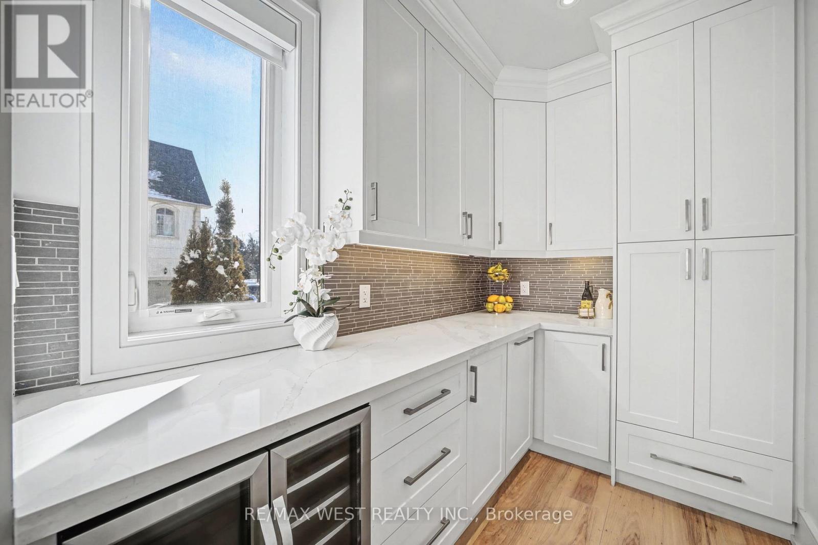 2267 Fifth Line W, Mississauga, Ontario  L5K 1V7 - Photo 6 - W13693962