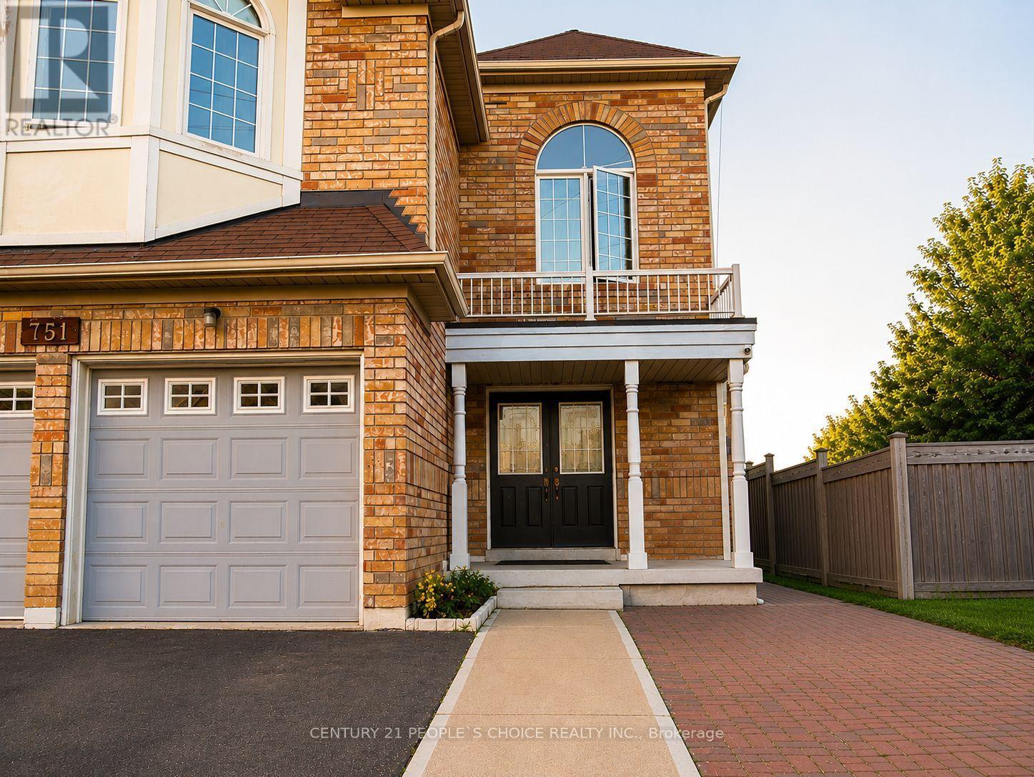 751 White Clover Way, Mississauga, Ontario  L5V 0C2 - Photo 2 - W13694010