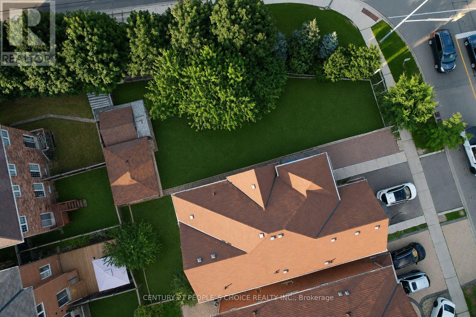 751 White Clover Way, Mississauga, Ontario  L5V 0C2 - Photo 7 - W13694010