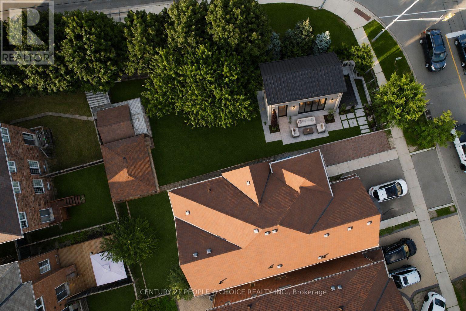 751 White Clover Way, Mississauga, Ontario  L5V 0C2 - Photo 8 - W13694010