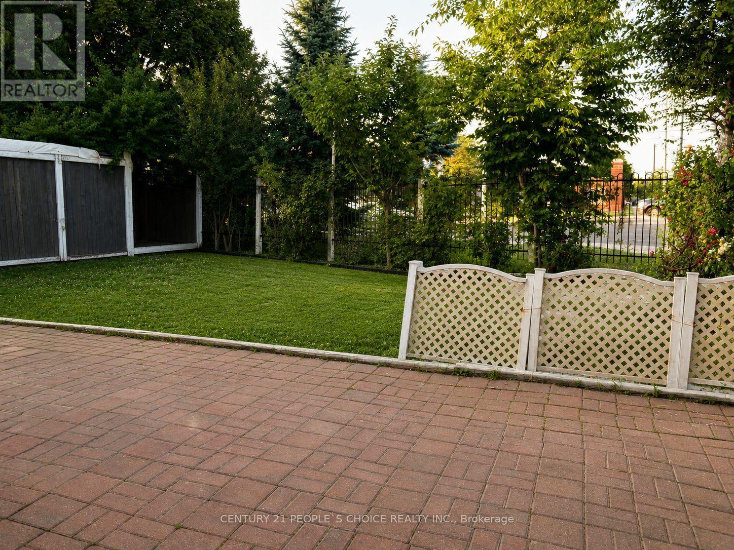 751 White Clover Way, Mississauga, Ontario  L5V 0C2 - Photo 9 - W13694010