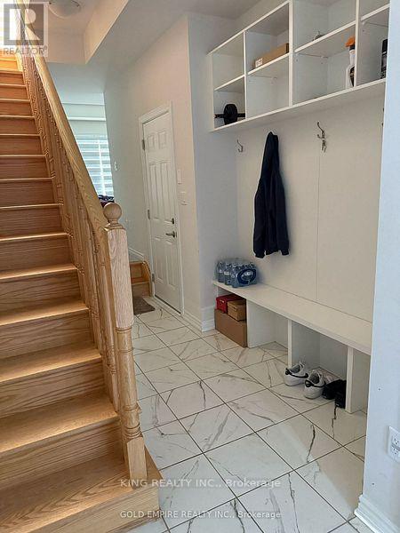 88 Halliford Place, Brampton, Ontario  L6P 4N6 - Photo 2 - W13694016