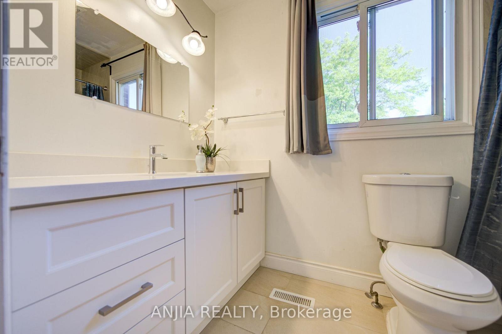 77 Royal Palm Drive, Brampton, Ontario  L6Z 1P2 - Photo 37 - W13694026