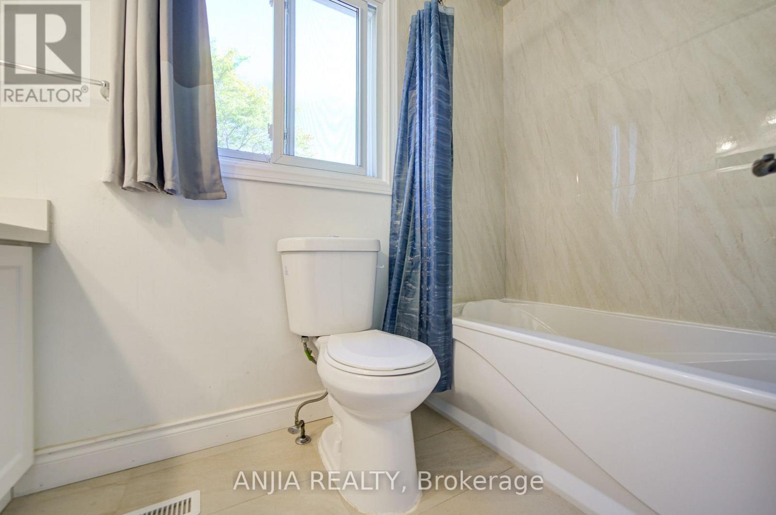 77 Royal Palm Drive, Brampton, Ontario  L6Z 1P2 - Photo 38 - W13694026