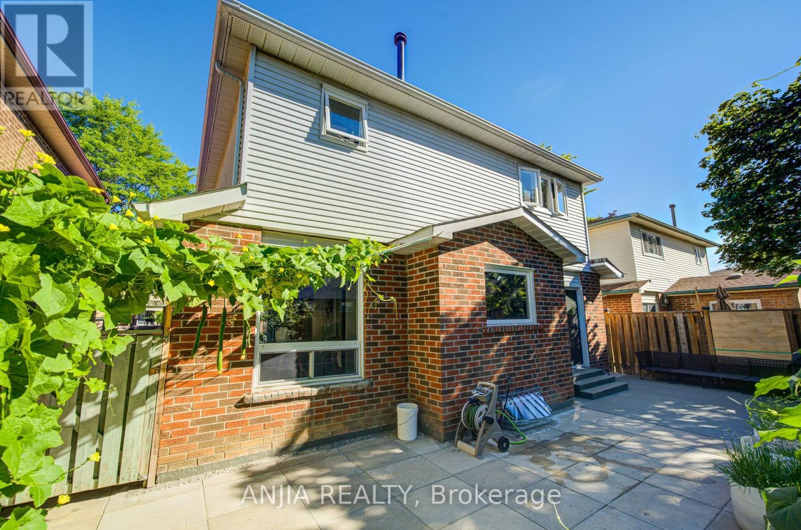 77 Royal Palm Drive, Brampton, Ontario  L6Z 1P2 - Photo 48 - W13694026