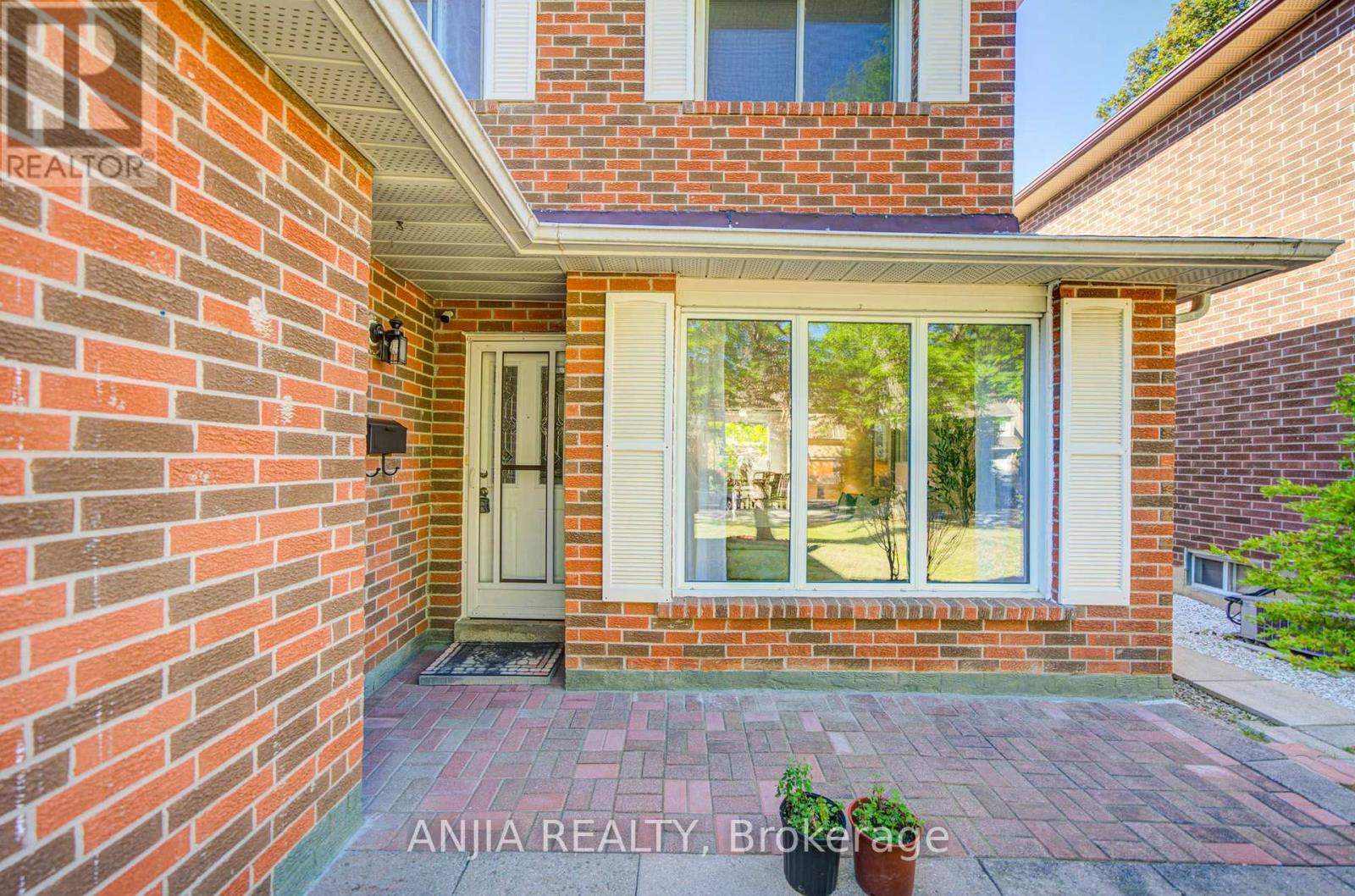 77 Royal Palm Drive, Brampton, Ontario  L6Z 1P2 - Photo 7 - W13694026