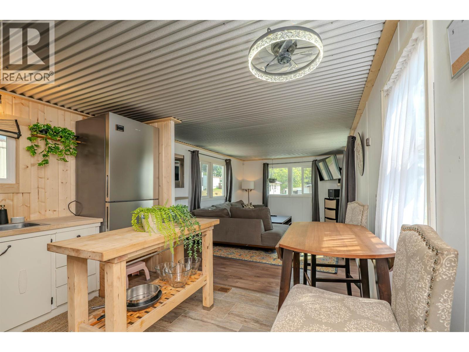 29 770 N 11th Avenue, Williams Lake, British Columbia  V2G 2M4 - Photo 3 - R3147009