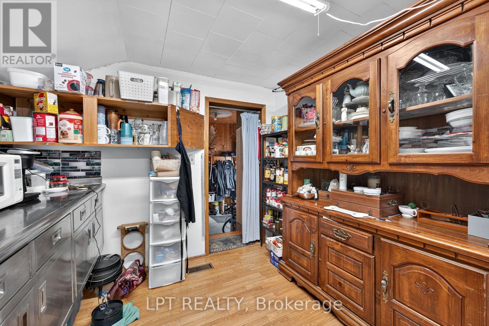 8349 Ravenswood Line, Lambton Shores, Ontario  N0M 1N0 - Photo 12 - X13694048