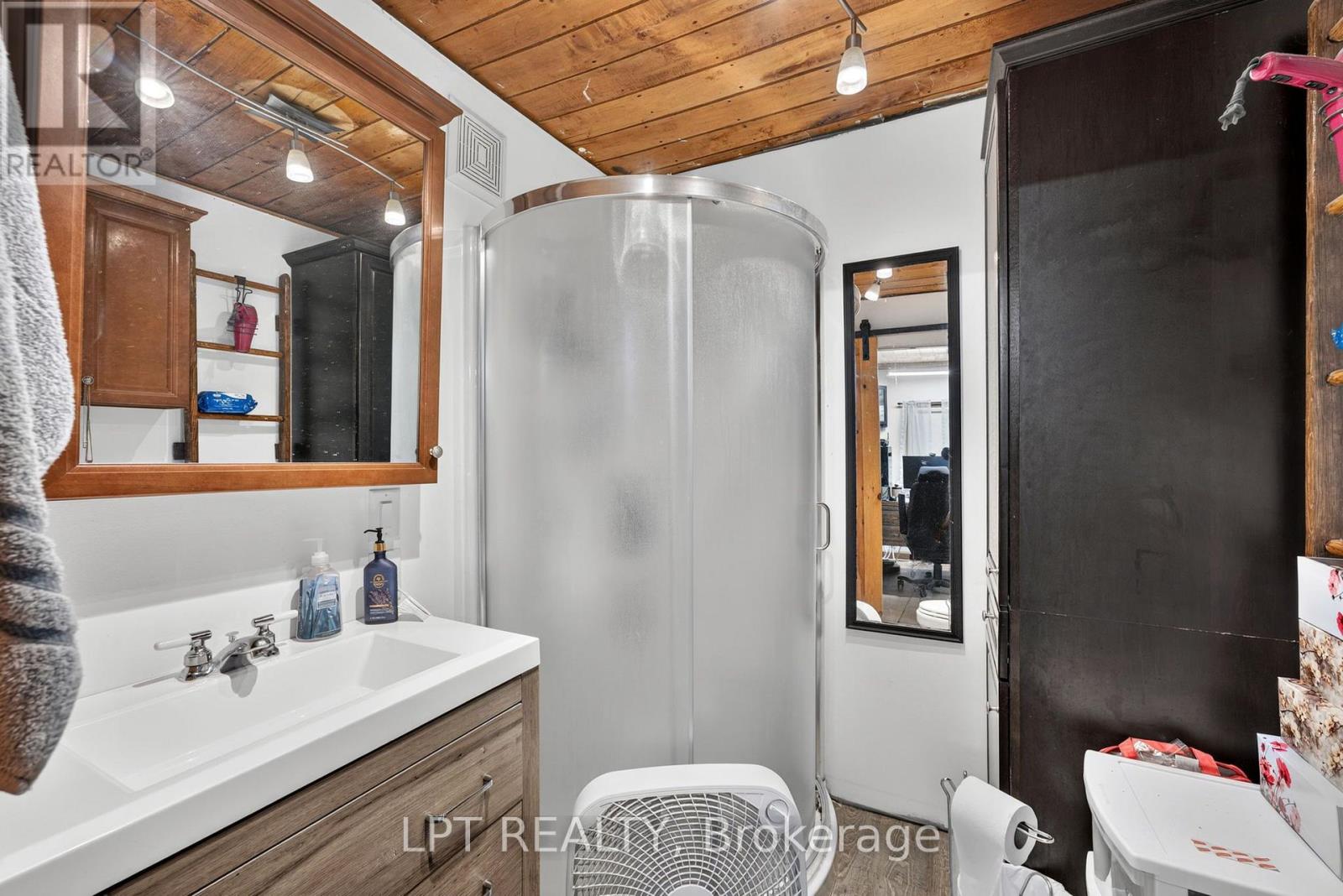 8349 Ravenswood Line, Lambton Shores, Ontario  N0M 1N0 - Photo 15 - X13694048