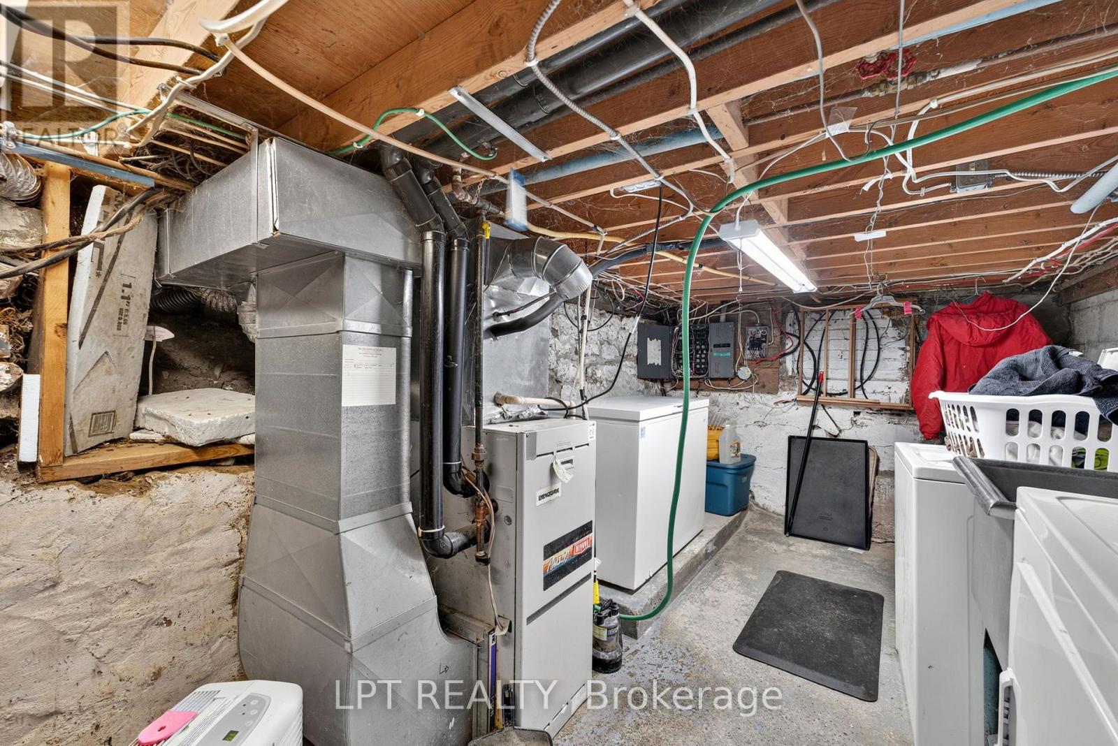 8349 Ravenswood Line, Lambton Shores, Ontario  N0M 1N0 - Photo 19 - X13694048
