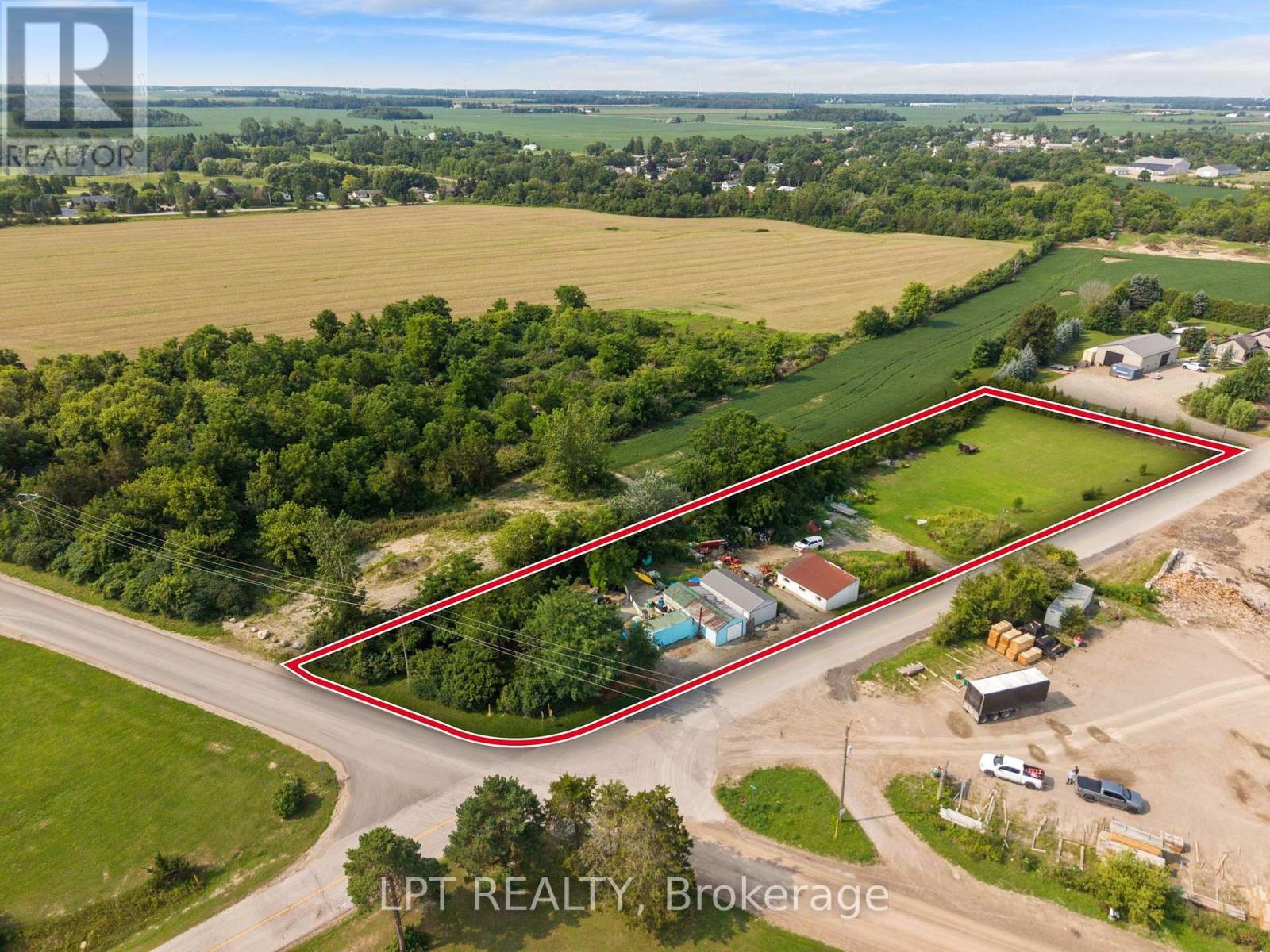 8349 Ravenswood Line, Lambton Shores, Ontario  N0M 1N0 - Photo 2 - X13694048