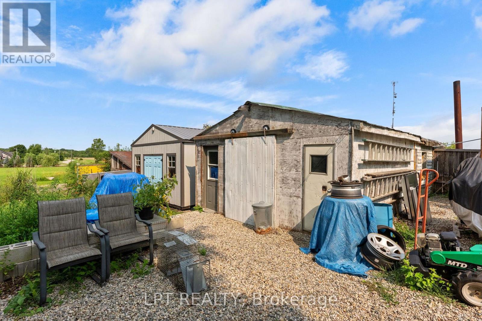 8349 Ravenswood Line, Lambton Shores, Ontario  N0M 1N0 - Photo 23 - X13694048