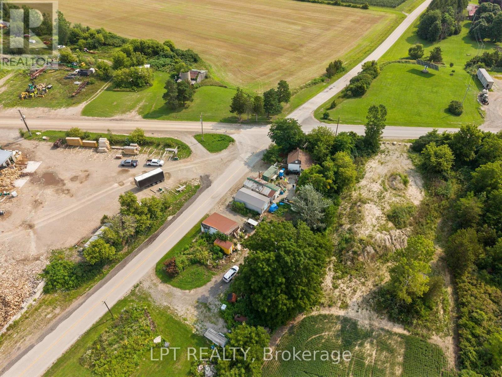 8349 Ravenswood Line, Lambton Shores, Ontario  N0M 1N0 - Photo 29 - X13694048