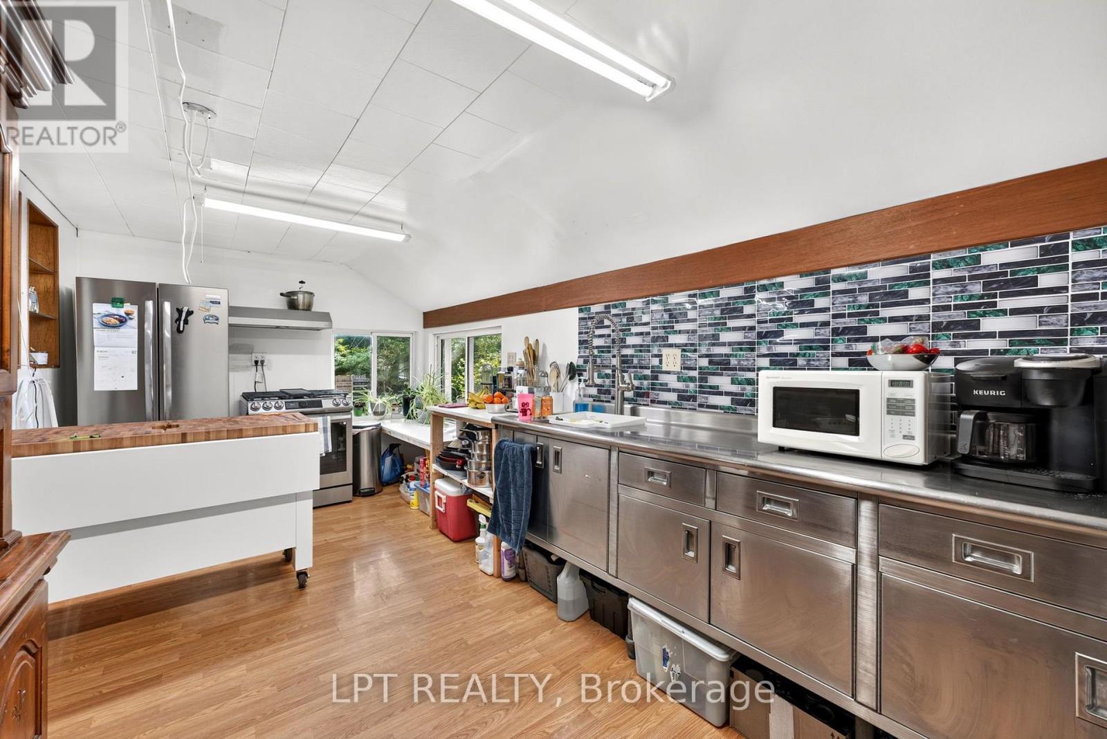 8349 Ravenswood Line, Lambton Shores, Ontario  N0M 1N0 - Photo 9 - X13694048