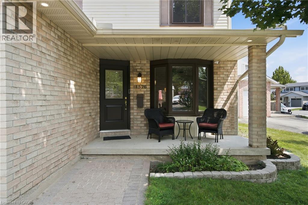 1576 Riley Avenue, Burlington, Ontario  L7M 3T3 - Photo 2 - 40855511