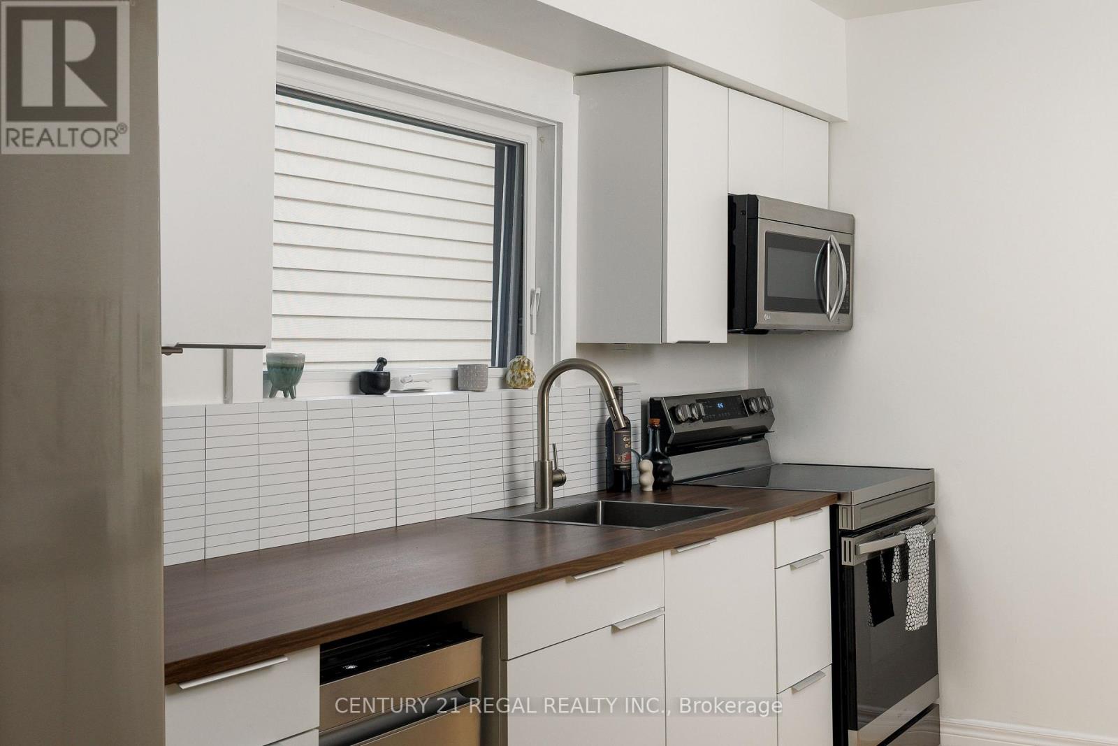 55 Shirley Street, Toronto, Ontario  M6K 1T2 - Photo 14 - C13694078