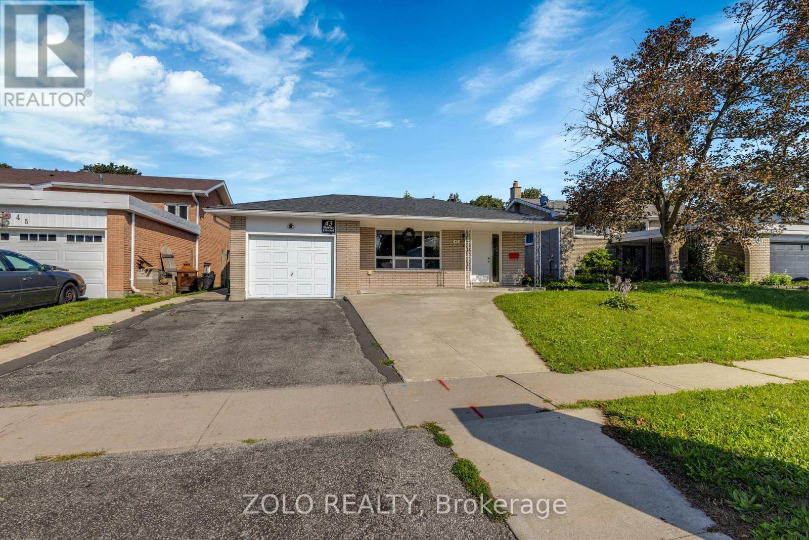 43 Davies Crescent, Barrie, Ontario  L4M 2M4 - Photo 2 - S13694058