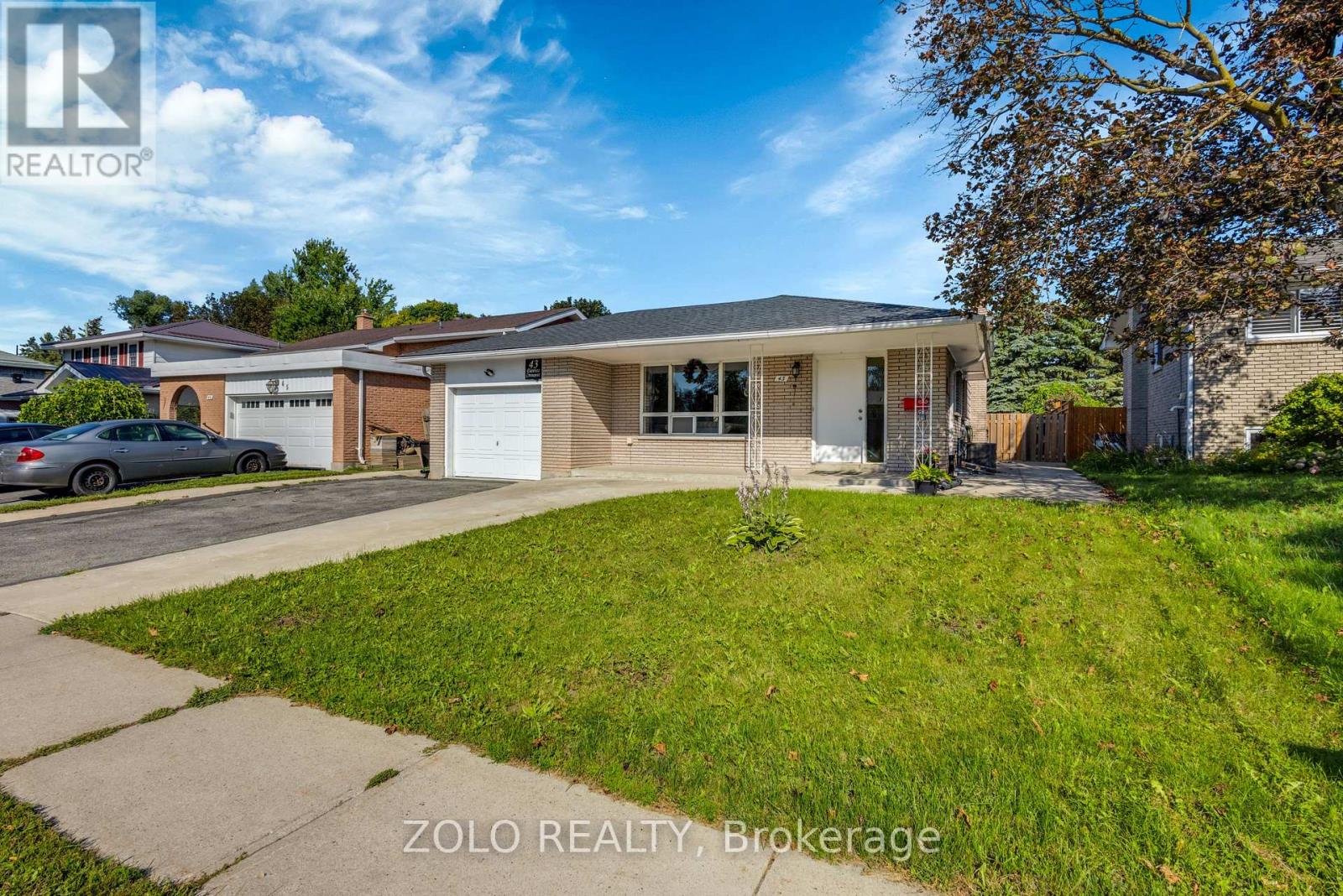 43 Davies Crescent, Barrie, Ontario  L4M 2M4 - Photo 4 - S13694058