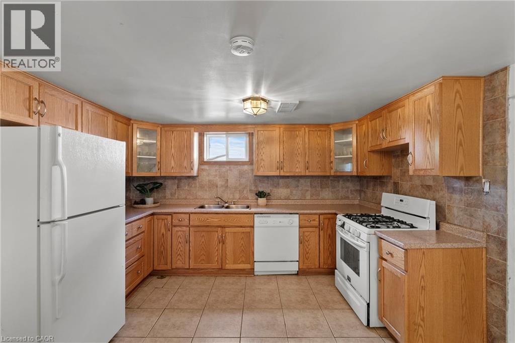 143 West 25th Street, Hamilton, Ontario  L8V 2H5 - Photo 19 - 40855172