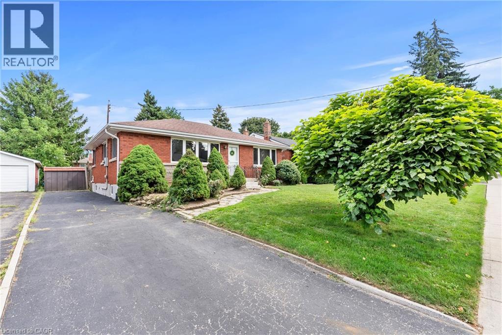 143 West 25th Street, Hamilton, Ontario  L8V 2H5 - Photo 2 - 40855172