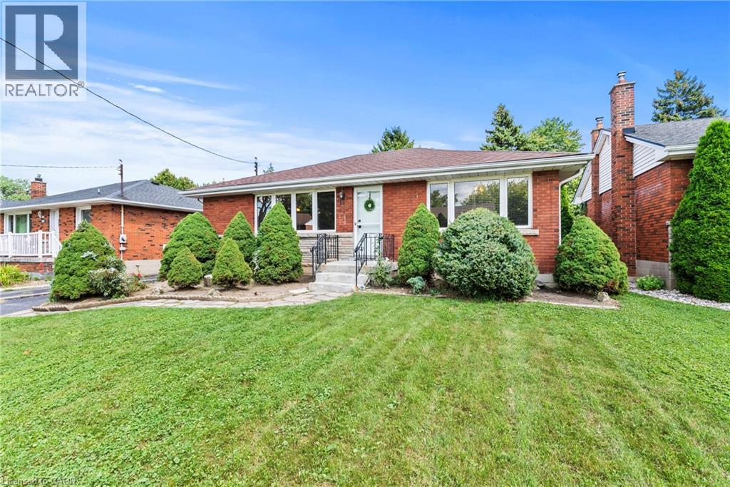 143 West 25th Street, Hamilton, Ontario  L8V 2H5 - Photo 3 - 40855172
