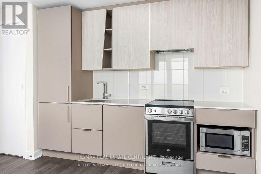 5701 - 3900 Confederation Parkway, Mississauga, Ontario  L5B 0M3 - Photo 11 - W13694052