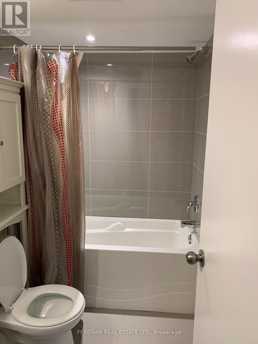 Lower Lvl Studio - 642 Gladstone Avenue, Toronto, Ontario  M6H 3J4 - Photo 8 - W13694080