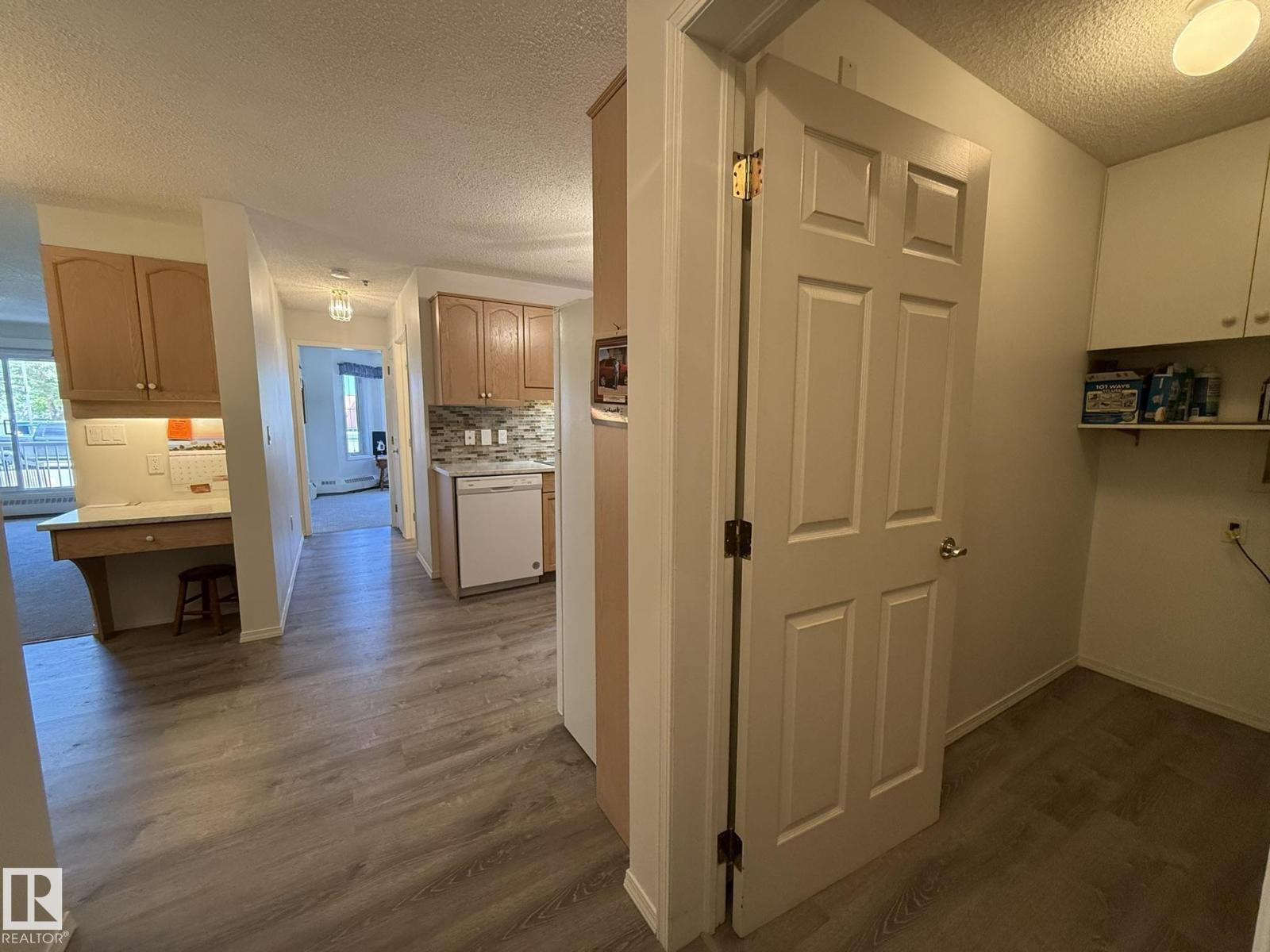 #102 10903 21 Av NW, Edmonton, Alberta T6J 7A4 - Photo 2 - E4490816