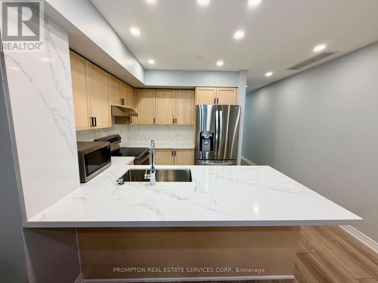 11 - 285 Antibes Drive, Toronto, Ontario  M2R 3X9 - Photo 8 - C13690054
