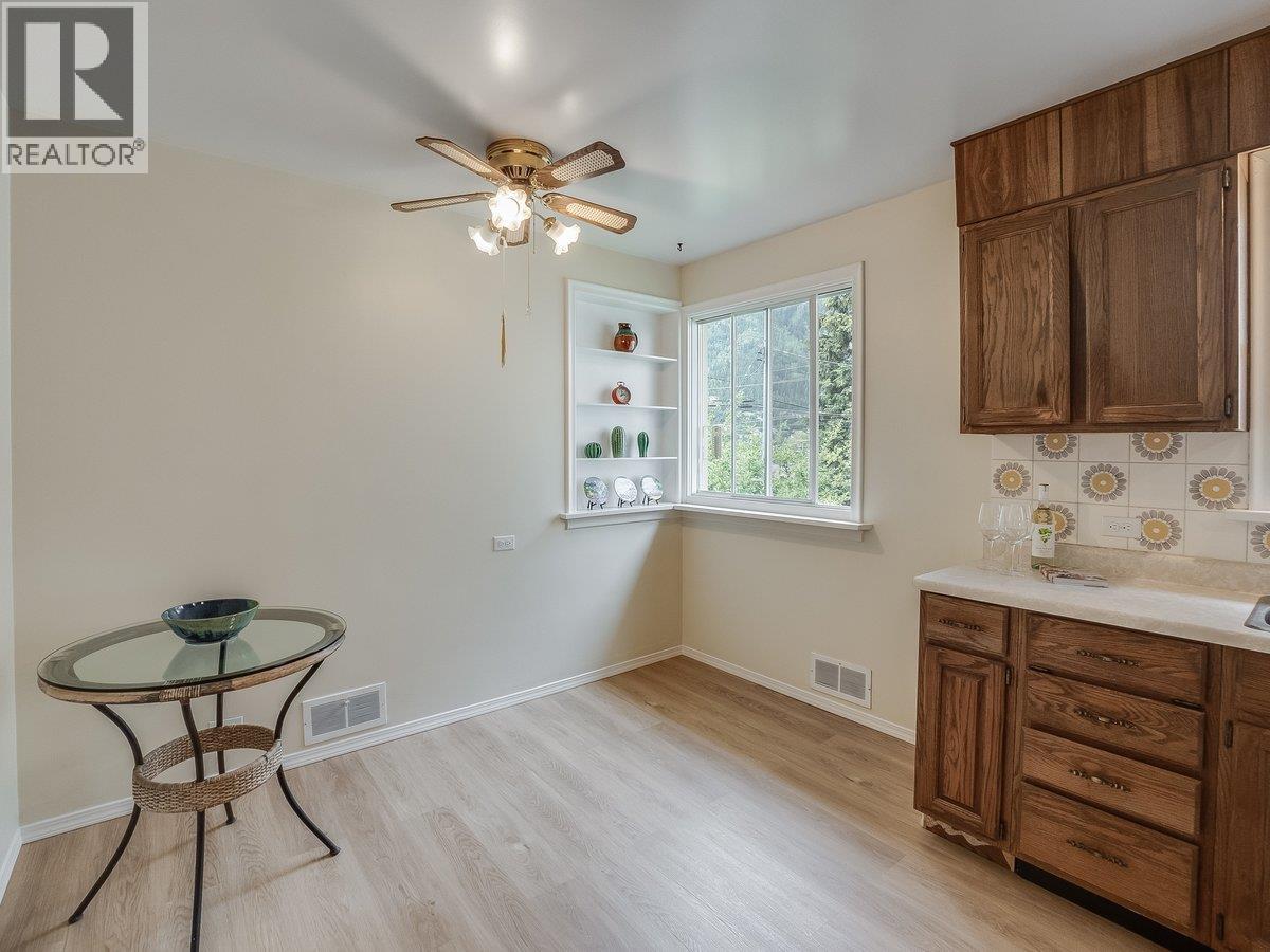 720 Third Street, Nelson, British Columbia  V1L 2R2 - Photo 9 - 10388724